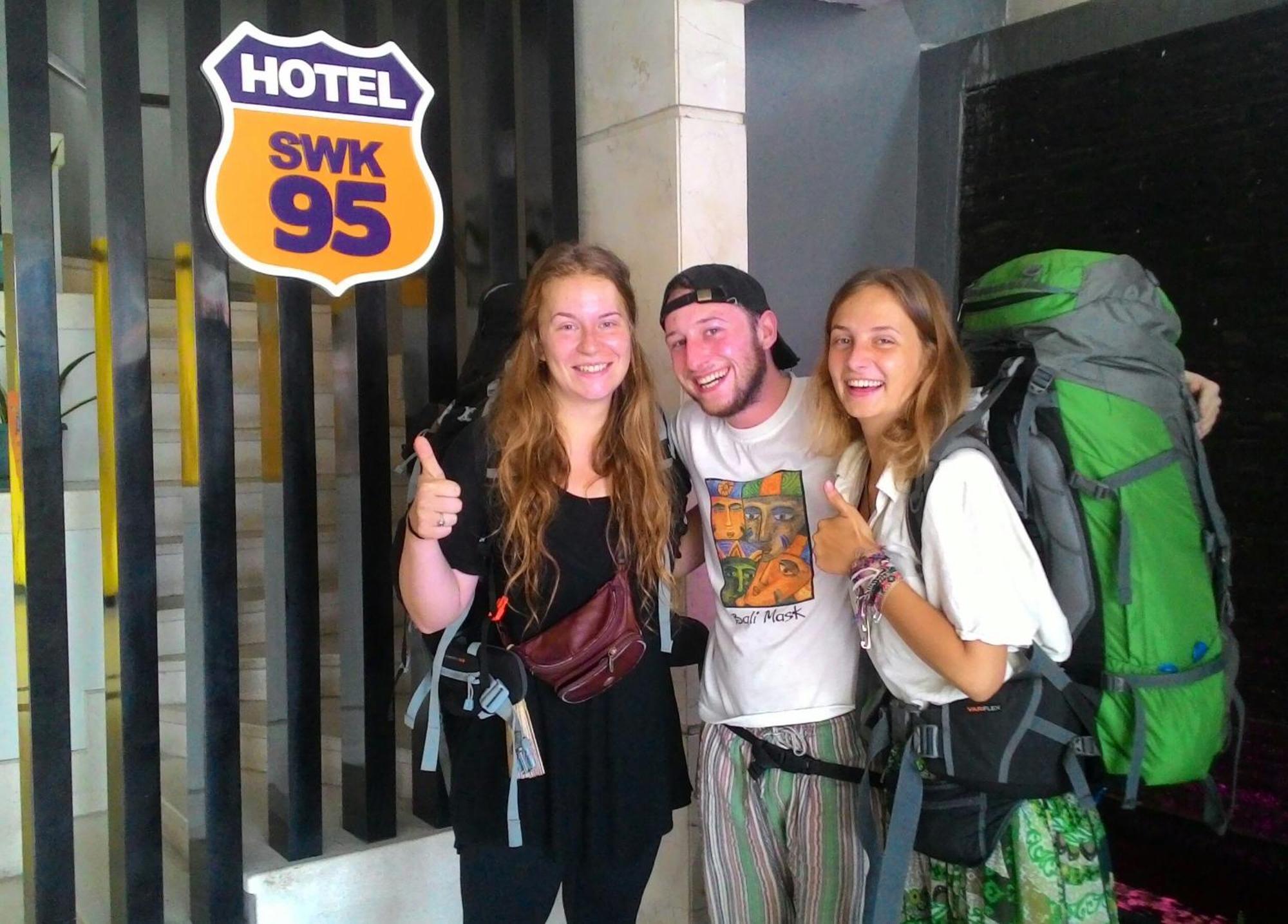 Swk 95 Hotel Surabaya Esterno foto