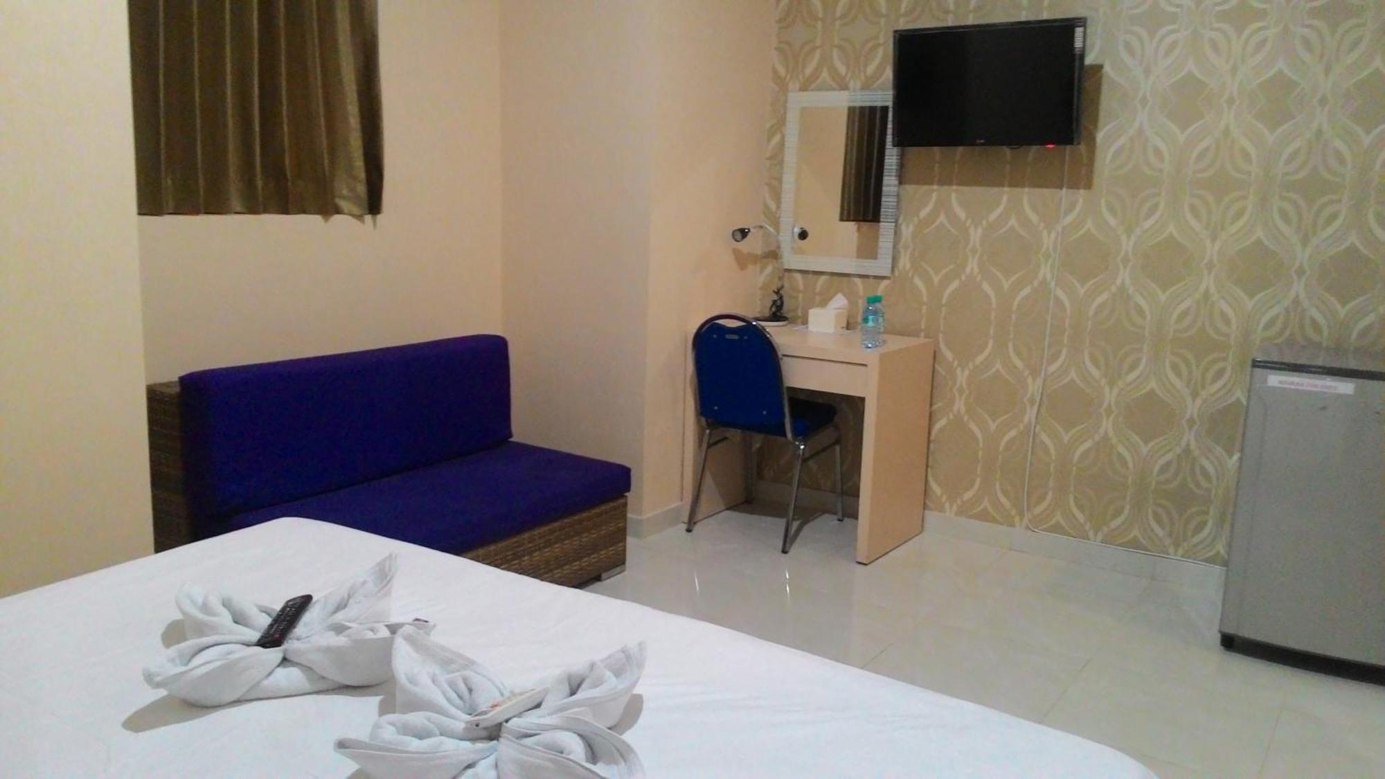Swk 95 Hotel Surabaya Esterno foto