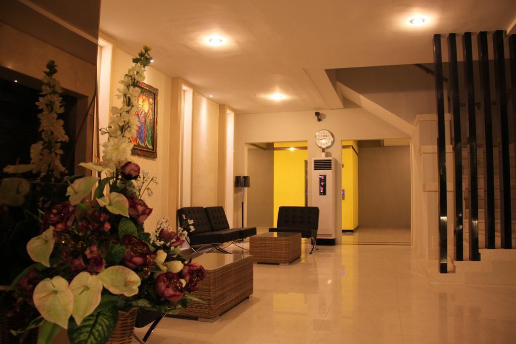 Swk 95 Hotel Surabaya Esterno foto